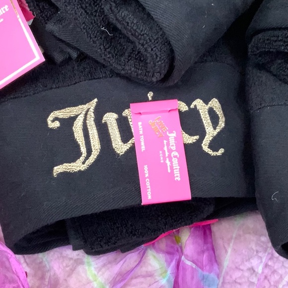 Juicy Couture Home Gold Embroidered Name Plush Oversised Set of 4 towels - Picture 2 of 5
